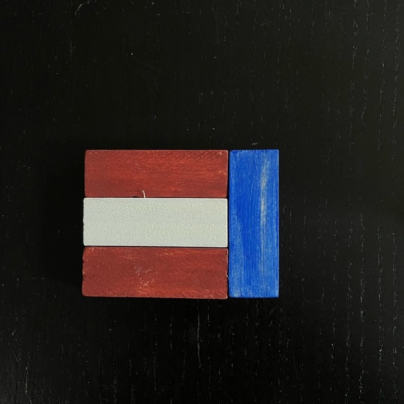 ✨ Flag Tiered Tray Decor Bundle! ✨ - Picture 9 of 15